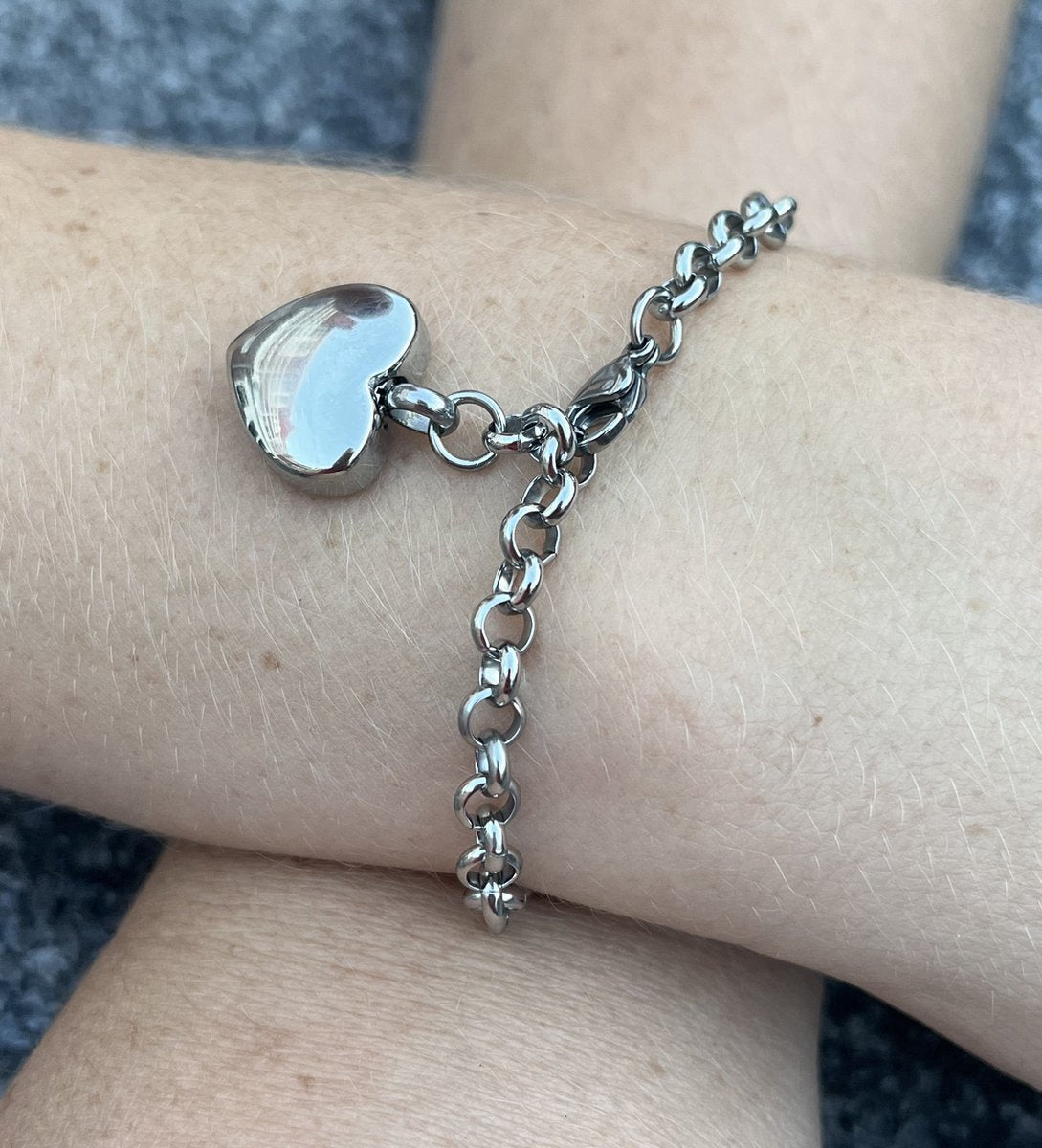 Armband mit Ascheanhänger - Urne - Silber - Herz - Mini-Urne - Gravierbar