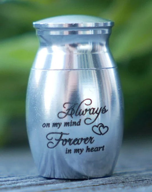 Mini urn - Silver - With text 'Always on my mind. Forever in my heart' - Urn for ashes