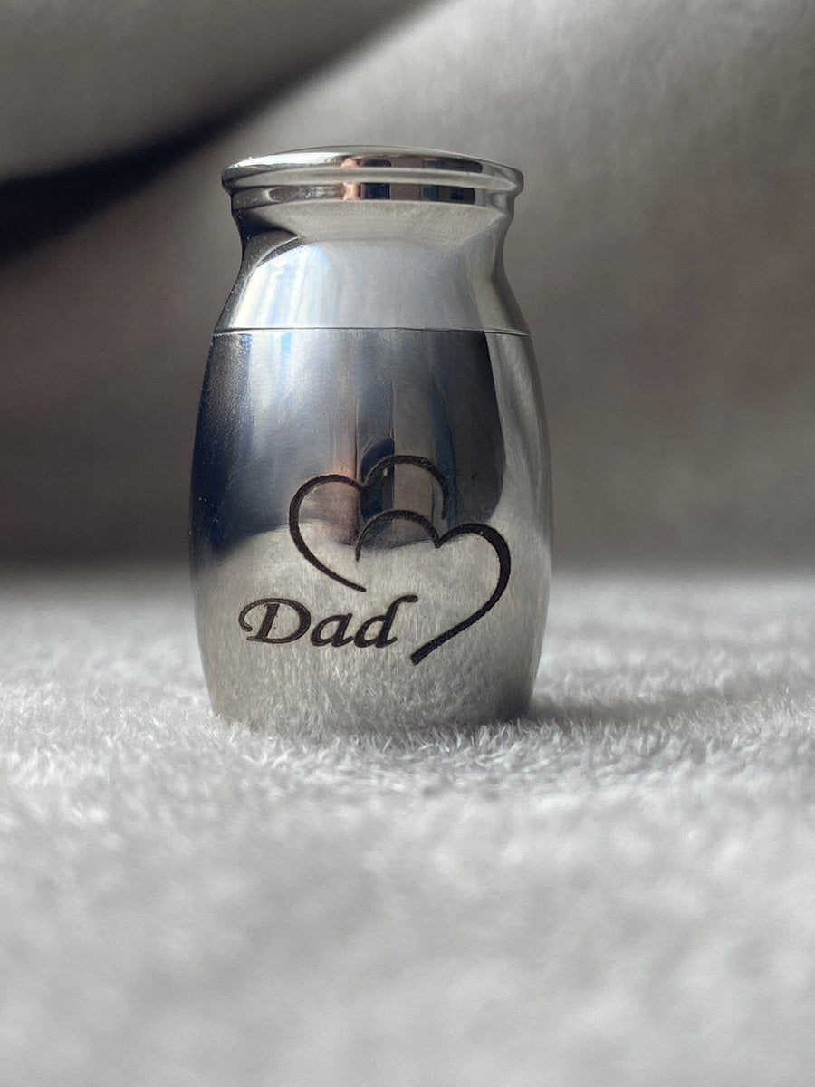 Mini urn - Silver - With text 'Dad' and Heart - Dad - Urn for ashes